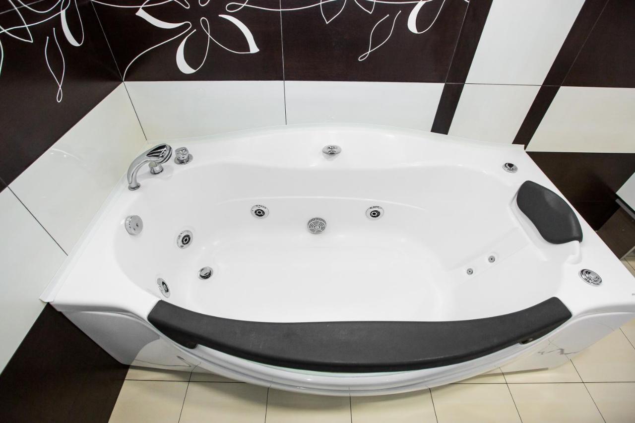 Brand New Relaxing Place In Nice Neighbourhood Lviv Ngoại thất bức ảnh